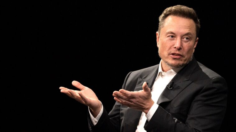 Elon Musk insiste sur le fait que « c'est une blague » en soulignant que personne n'a essayé d'assassiner Biden ou Harris aurait été beaucoup plus drôle dans son contexte