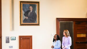 La juge de la Cour suprême Ketanji Brown Jackson parle d'éthique et d'immunité présidentielle dans une interview à CBS
