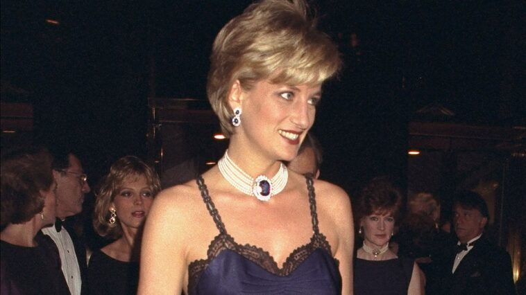 La princesse Diana a « arraché le corset » de sa robe emblématique Dior avant le gala du Met