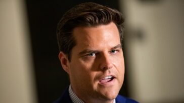 Le représentant républicain Matt Gaetz a assisté à une soirée sexuelle sous l'effet de drogues avec une jeune fille de 17 ans : documents juridiques