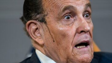 Rudy Giuliani touche le fond pour la 967 345e fois