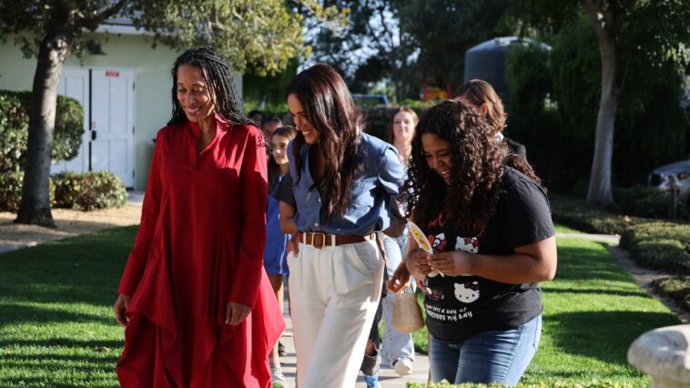 Meghan Markle a rejoint des préadolescents locaux pour faire du bricolage, avec le soutien des fondations d'Oprah et Melinda French Gates