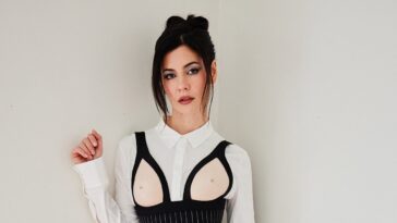 Marina Diamandis explique comment elle a appris à écrire de la poésie et à aimer Los Angeles