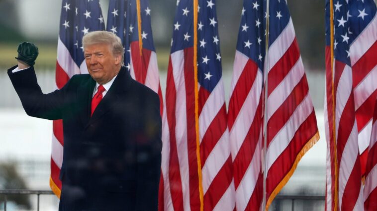 De nouveaux détails sur le plan de subversion électorale de Trump devraient constituer un avertissement pour les Américains en novembre