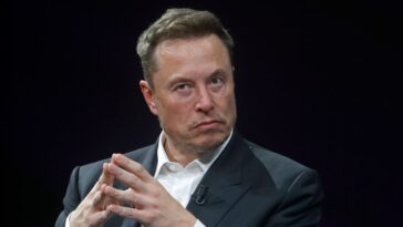 Elon Musk reçoit un rappel du DOJ selon lequel payer les gens pour qu'ils votent est un crime passible de 5 ans de prison