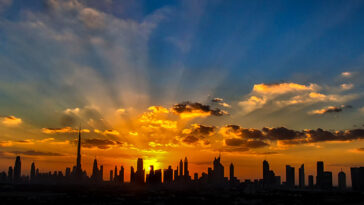 cc Yogendra Joshi, Dubai skyline, modified, https://flickr.com/photos/yogendra174/38104564545/in/photolist-214aRuM-MpZcnD-7u1nJV-wkeREM-25aCaTD-PW1egy-nfZPAn-PxwUxC-6KnT1-RVGaEH-HEJFWf-Nwwi2G-etL47J-ALx9qn-Pdy7bf-bL2UKr-r1tCFS-CtJS6o-dRDSHw-bDhXUL-iPyGq2-8yAvA-AXdiwX-bL3adZ-etLUps-Czc4uP-etMyn3-4fx9b6-FhbBWd-wjswys-denWUK-xNf9nH-aEotsf-9xb8qP-DRVRM-B9nzqm-aj3TtF-NwwfKh-dN8an4-m4GpdR-sdS4ft-9Ftw8N-Avo41q-aj66wq-s8tkCR-qBBjk1-imtMC6-dBuYuq-pSdsEb-MpnRg1