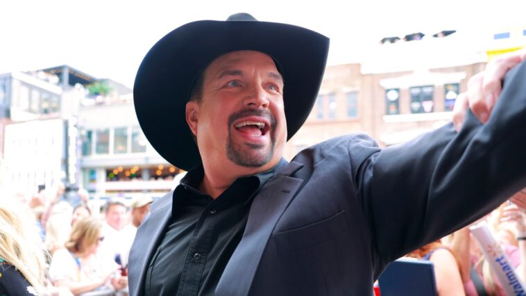 Garth Brooks accusé de viol et d'agression sexuelle par une ancienne maquilleuse Garth Brooks accusé de viol et d'agression sexuelle par une ancienne maquilleuse