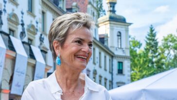 La princesse TNT confirme que le juge Samuel Alito et Steve Bannon font partie de son confortable cercle catholique conservateur