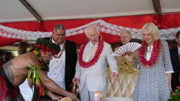 Le roi Charles a déclaré qu'il espérait « survivre assez longtemps » pour retourner aux Samoa