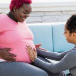 Les soins doula peuvent conduire à moins de césariennes ou de naissances prématurées