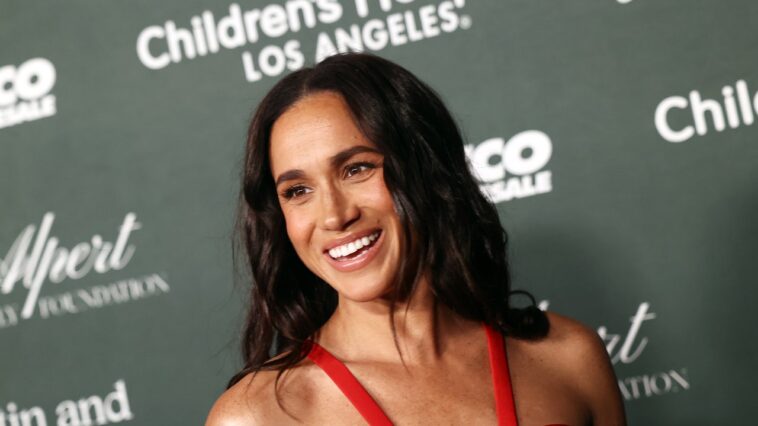 Meghan Markle sort sans le prince Harry pour célébrer l'hôpital pour enfants de Los Angeles