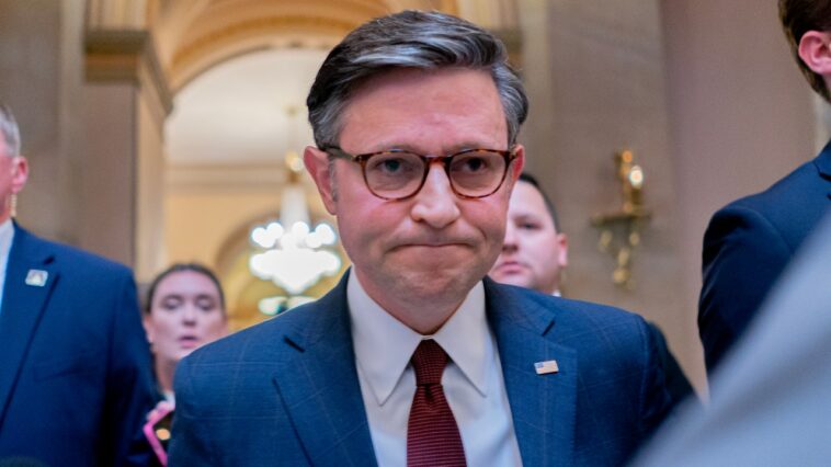 Mike Johnson ne parvient pas à donner du sens à Trump
