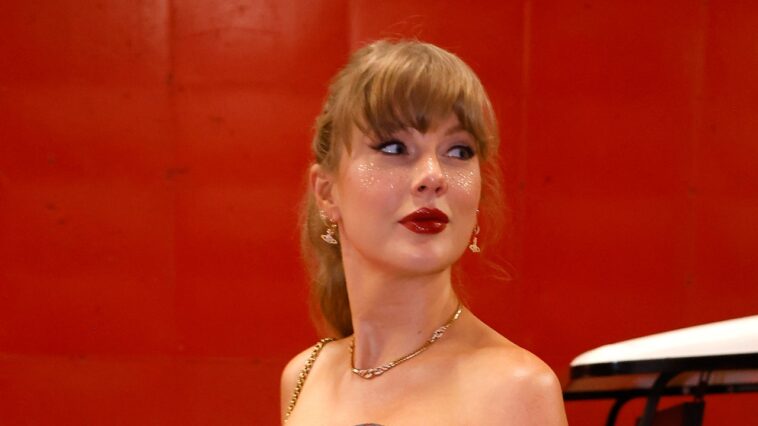 Taylor Swift est prête à être de retour à Kansas City pour regarder Travis Kelce gagner
