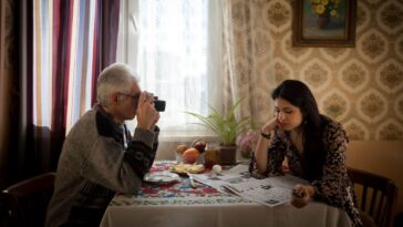 Diana Markosian réfléchit à la dynamique familiale et au pouvoir transformateur de la photographie