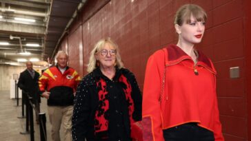 Taylor Swift et Donna Kelce se lancent dans le match des Chiefs de Kansas City avec les Raiders de Las Vegas