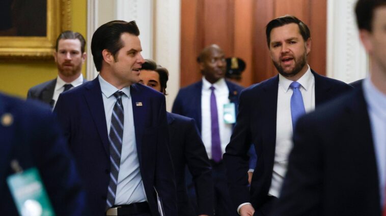 JD Vance tente de réchauffer les sénateurs avec Matt Gaetz et Pete Hegseth