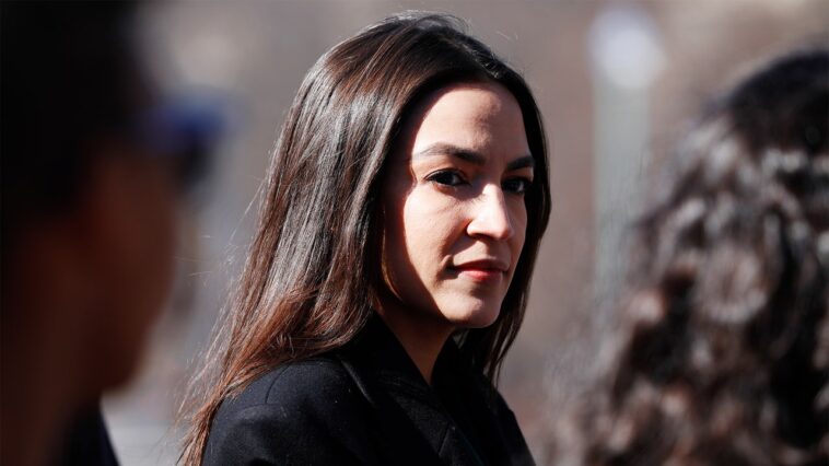 L’AOC a prédit un changement politique « activement dangereux » pour les démocrates, dès 2020