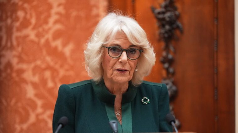 La reine Camilla, toujours en convalescence, « espère revenir » bientôt