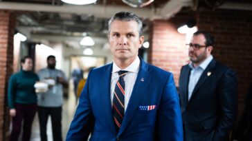 Le choix de Trump pour le poste de secrétaire à la Défense, Pete Hegseth, a reçu un e-mail de sa mère disant qu'il maltraitait les femmes