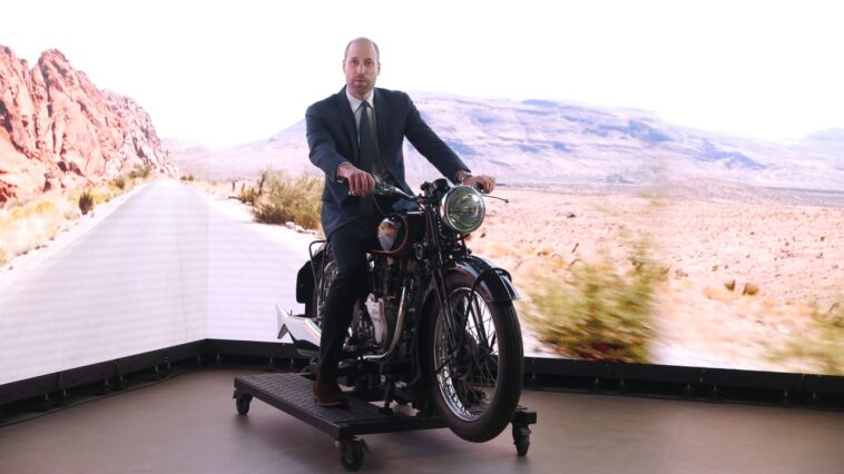 Le prince William opte pour un Vroom Vroom virtuel même si cela donne à Kate Middleton un sentiment de malheur