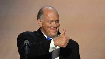 Le tsar des frontières de Trump déclare que « personne n’est hors de la table » lorsqu’il s’agit d’expulsions massives