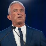 RFK Jr. a dit à un groupe de personnes que le gouvernement avait peut-être « planifié » le COVID