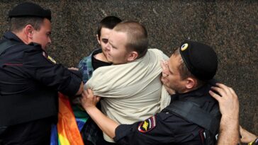 Comment la panique trans du GOP a des nuances du manuel anti-LGBTQ+ de Poutine