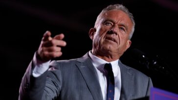 Jordan Peterson est apparemment à l'origine de l'enquête de personnalité, des questions sexuelles et tout le reste de la candidature de RFK Jr.