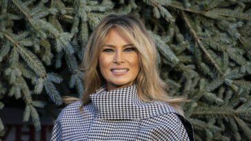 Melania Trump, pas du genre à « s'en foutre » de Noël, ajoute des ornements à la liste des produits Tacky MAGA
