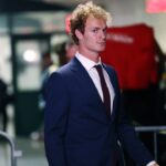 JD Vance invite Daniel Penny, l'homme qui a tué Jordan Neely dans un métro de New York, au match de football entre l'armée et la marine