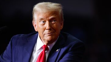 Donald Trump déclare que les employés fédéraux qui ne travaillent pas au bureau seront licenciés