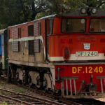 cc calflier001, modified, https://commons.wikimedia.org/wiki/File:MYANMAR_RAILWAYS_LOCO_HAULED_TRAIN_AT_YANGON_STATION_MYANMAR_JAN_2013_%288554822776%29.jpg