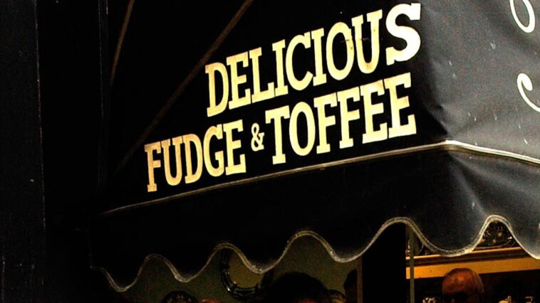 Le roi Charles donne le coup d'envoi à l'emblématique entreprise de bonbons