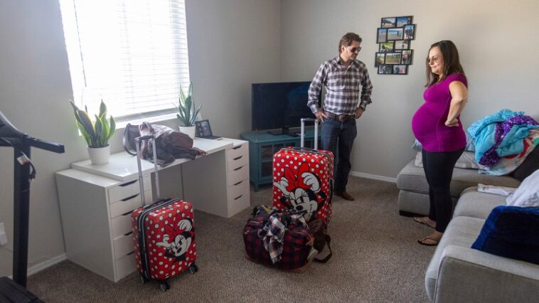 Les hôpitaux américains continuent de fermer les services de travail et d'accouchement Les hôpitaux américains continuent de fermer les services de travail et d'accouchement