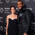 Meghan Markle a réconforté Tyler Perry en larmes alors qu'Oprah Winfrey prononçait un discours à son sujet Meghan Markle a réconforté Tyler Perry en larmes alors qu'Oprah Winfrey prononçait un discours à son sujet