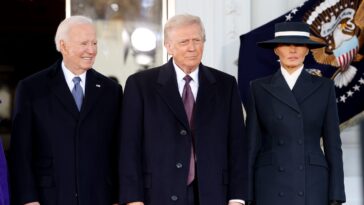 Melania Trump devient sombre à la mode pour la tenue de la deuxième inauguration de Trump