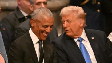 Barack Obama et Donald Trump semblaient étrangement amicaux aux funérailles nationales de Jimmy Carter