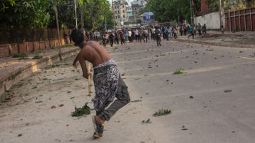 cc Rayhan Ahmed, modified, Fresh violence has broken out in Bangladesh between police and student protesters demanding justice for victims of recent unrest. Clashes were reported in the capital Dhaka and other cities on . In the north-eastern city of Sylhet, an official claimed demonstrators had attacked police who in turn used tear gas. Photos sent from the southern city of Barisal to BBC Bangla show police in riot gear and wielding batons, barricading demonstrations and taking away protesters, many of whom are women. More than 800 people have been killed in this month
