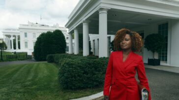 Karine Jean-Pierre, attachée de presse du président Biden, révèle quelques vérités sur son travail