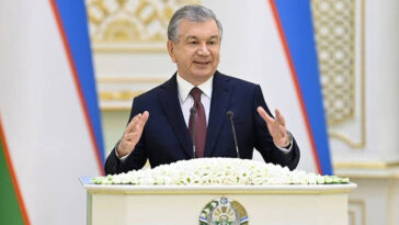 cc МВД Узбекистана, modified, https://commons.wikimedia.org/wiki/File:Shavkat_Mirziyoev_10_September_2021.jpg