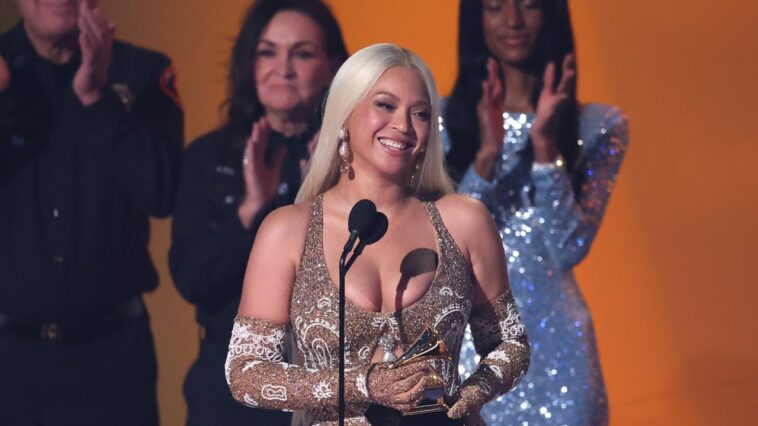 Beyoncé remporte son premier album de l'année au Grammys 2025
