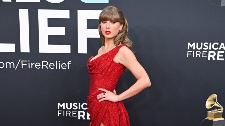 Comment Taylor Swift a donné vie à sa «vision» de sa chaîne de cuisses personnalisées à Grammys 2025