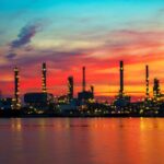 GDKEG6 Oil refinery at twilight