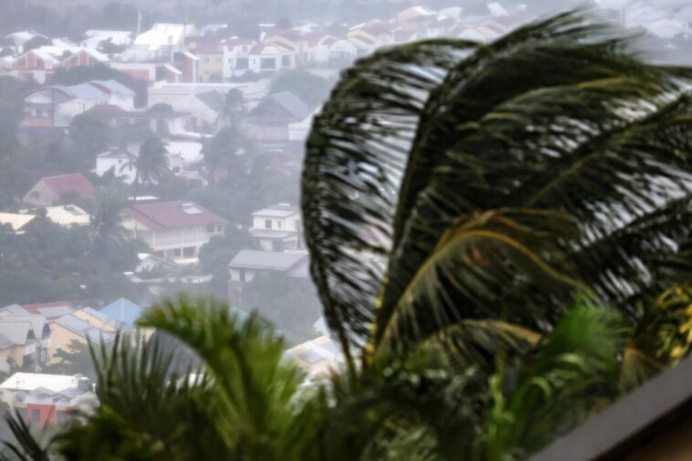 Deux morts comme Cyclone Garance French Island