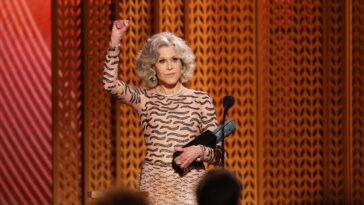 Jane Fonda exhorte Hollywood à embrasser l'empathie, l'activisme dans SAG Awards 2025 Discours