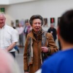 La princesse Anne remplit «dans les blancs» d'un accident de cheval tout en remerciant le personnel de l'hôpital