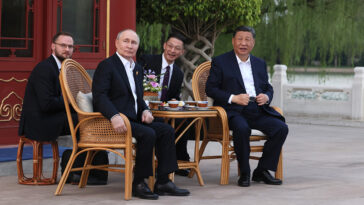 President of Russia Vladimir Putin and General Secretary of the Chinese Communist Party Xi Jinping having tea at an informal setting at the garden of Zhongnanhai in Beijing. / cc kremlin.ru, modified, https://en.m.wikipedia.org/wiki/File:Vladimir_Putin_and_Xi_Jinping_having_tea_at_the_garden_of_Zhongnanhai_%282024-05-16%29_2.jpg