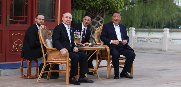 President of Russia Vladimir Putin and General Secretary of the Chinese Communist Party Xi Jinping having tea at an informal setting at the garden of Zhongnanhai in Beijing. / cc kremlin.ru, modified, https://en.m.wikipedia.org/wiki/File:Vladimir_Putin_and_Xi_Jinping_having_tea_at_the_garden_of_Zhongnanhai_%282024-05-16%29_2.jpg