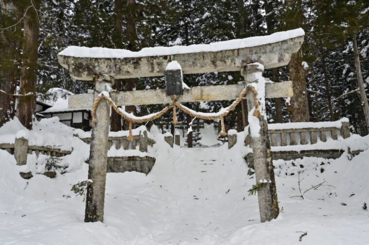 Le Japon met en garde contre les avalanches, les routes glacées devant plus de neige