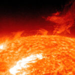 Les Éjections plasmatiques en collision du Soleil Génèrent d'Énormes tempêtes géomagnétiques Les éjections plasmatiques en collision du soleil génèrent d'énormes tempêtes géomagnétiques